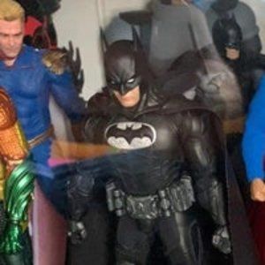 Mezco one 12 supreme knight shadow editi